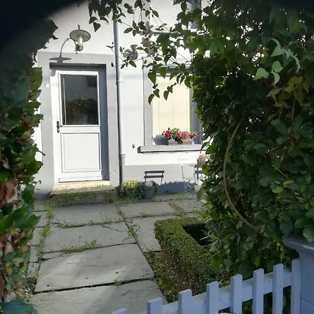 La Maison Hote, De Charme En Bord De Semois 펜션