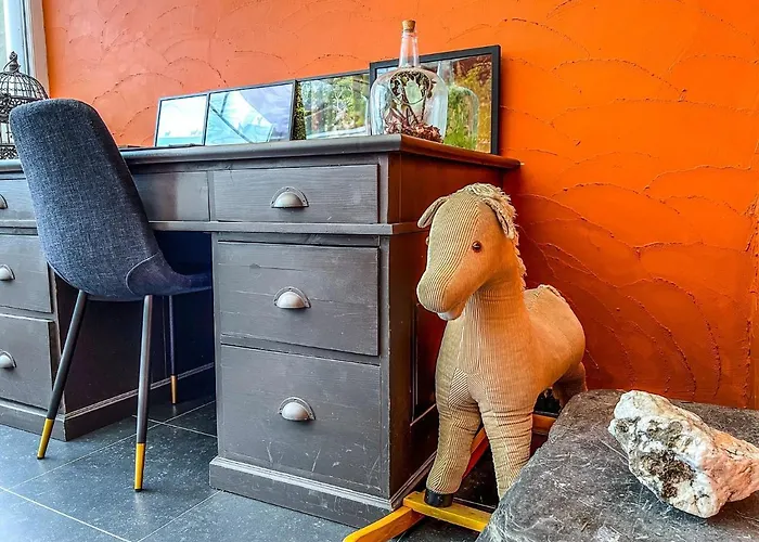 La Maison Hote, De Charme En Bord De Semois *