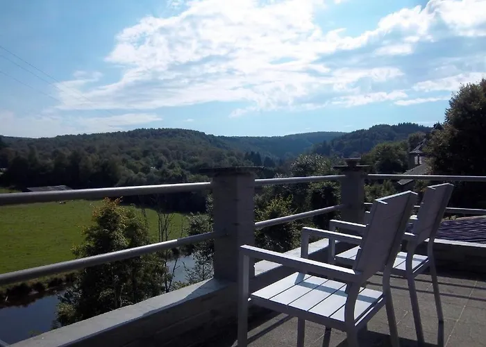 La Maison Hote, De Charme En Bord De Semois *